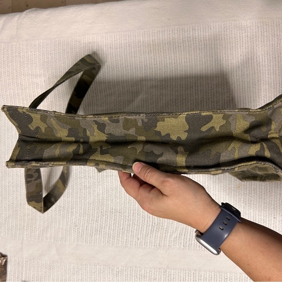 Stella & Dot Canvas Camo Tote Bag Pink Polka Dot Lining Missing Crossbody Strap - Picture 5 of 14